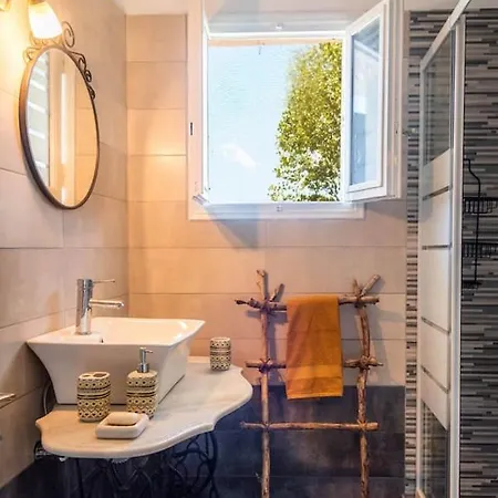 Yellow Bike House Lefkími